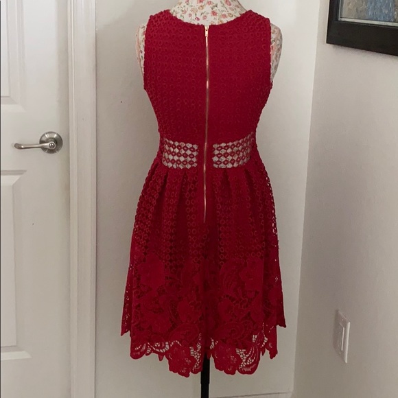 Romeo+Juliet Couture - Picture 2 of 3